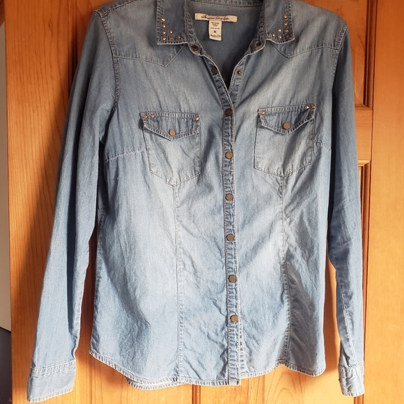 Forever 21 | Medium | Women's Denim Shirt - Picture 4 of 5